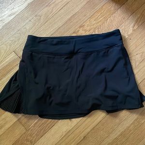 Lululemon black athletic skirt - Size 8